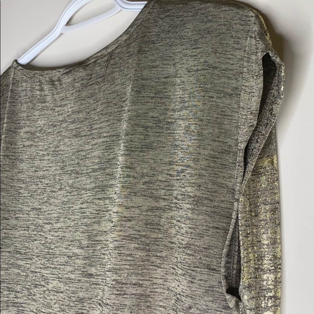 Dantelle Gold Foil Print Step Hem Shirt Large - Picture 11 of 15